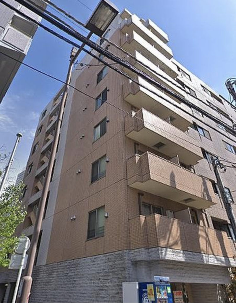 会社概要に記載された住所にある建物の外観の写真