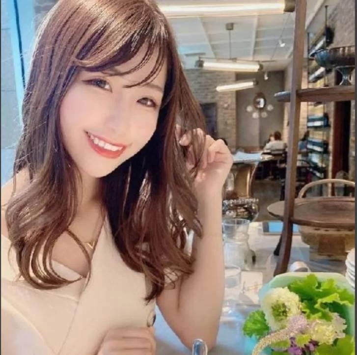 えんかつのサクラと思われる女性みさき