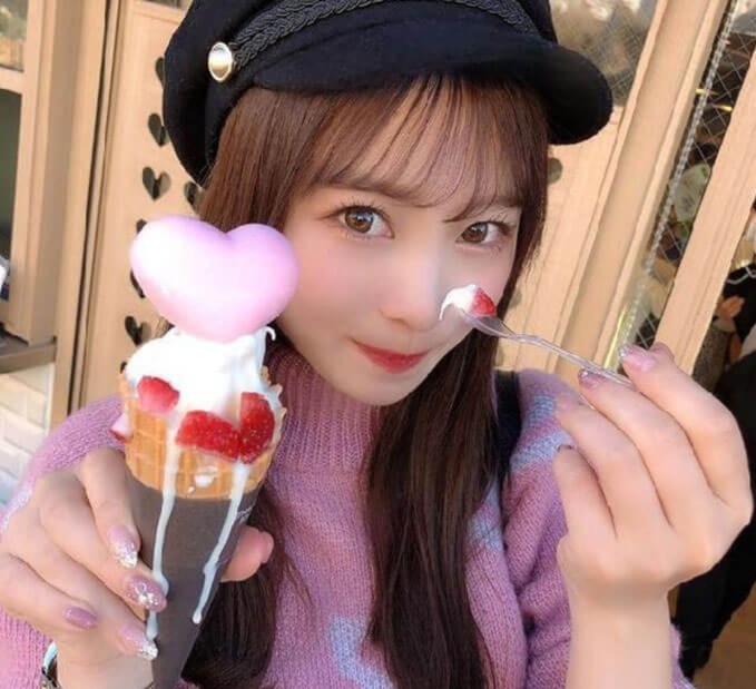 R30のサクラと思われる女性おおいしかほこ