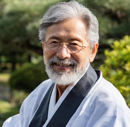 慶雲館の鑑定師と名乗る男性九条修