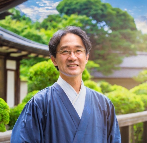 慶雲館の鑑定師と名乗る男性宗像宗次