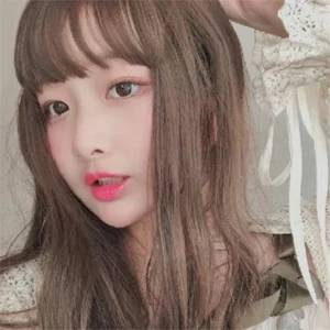 大人の恋のサクラと思われる女性かおり