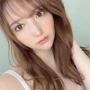 大人の恋のサクラと思われる女性れいこ