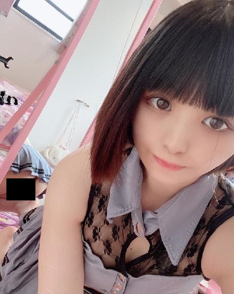 ルームのサクラと思われる女性 エロ漫画先生