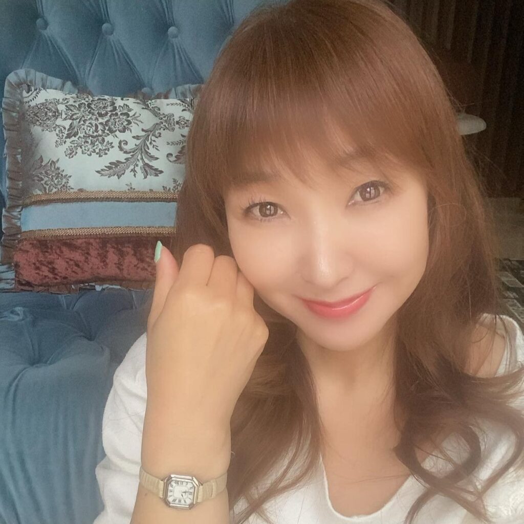 シェアのサクラと思われる女性しいなくみえ