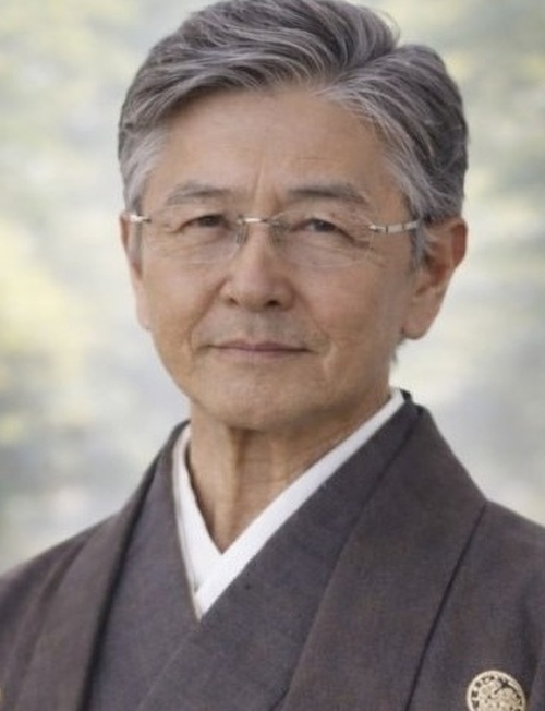 AURORAの鑑定師と名乗る男性哉久佐宝治