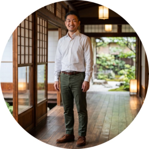 ARROWの鑑定師と名乗る男性花京院