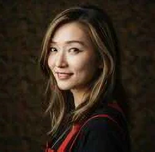 幸運の道標の鑑定師と名乗る女性桜・ウィリアムズ