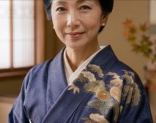 幸せの黒猫の鑑定師と名乗る女性新菜京子