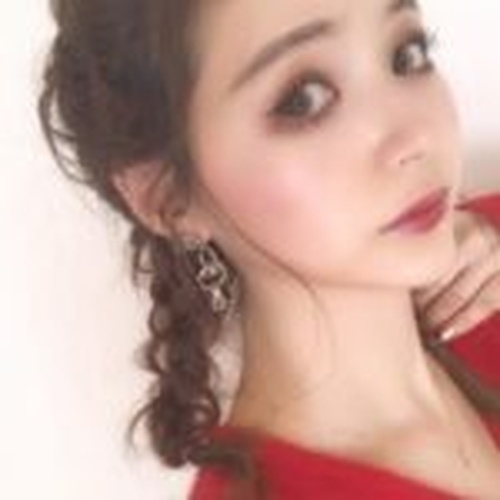 elegant（エレガント）のサクラと思われる女性田尻朱音