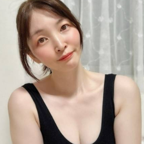 イゴコチのサクラと思われる女性紅音