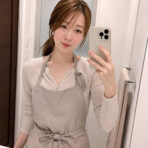イゴコチのサクラと思われる女性三穂