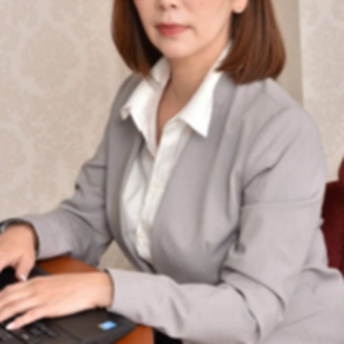 熟愛ロマンスのサクラと思われる女性薫子