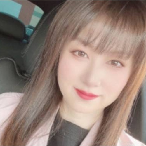 熟愛ロマンスのサクラと思われる女性さな