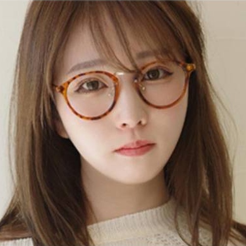 熟愛ロマンスのサクラと思われる女性せいか